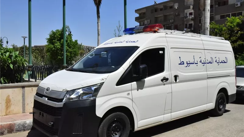 محافظ أسيوط يعلن تزويد وتدعيم ادارة الحماية المدنية بعدد 4 سيارت اطفاء