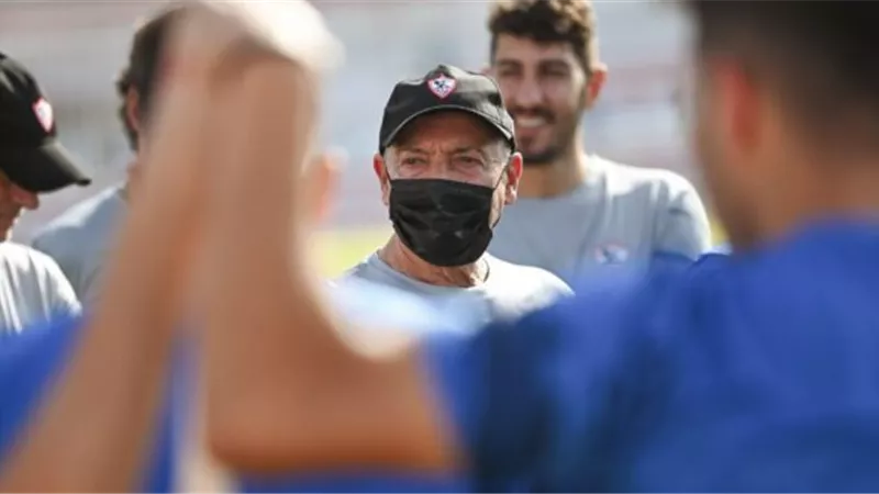 مران الزمالك.. اللاعبين يحتفلون بعيد ميلاد فيريرا