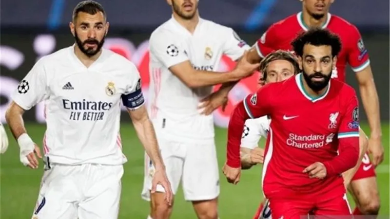 العراقي منتظر: محمد صلاح وبنزيمة الأقرب لحصد لقب أفضل لاعب في العالم