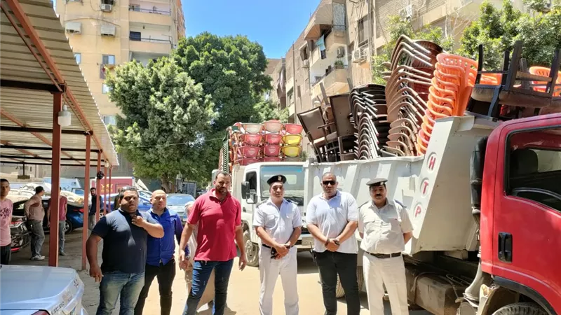 رفع ٣٥٠ اشغال وحواجز حديدية بإمبابة.. صور