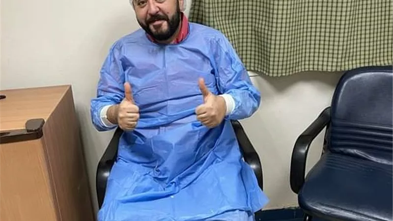 عمروعبدالعزيز يجرى عملية جراحية.. اليوم