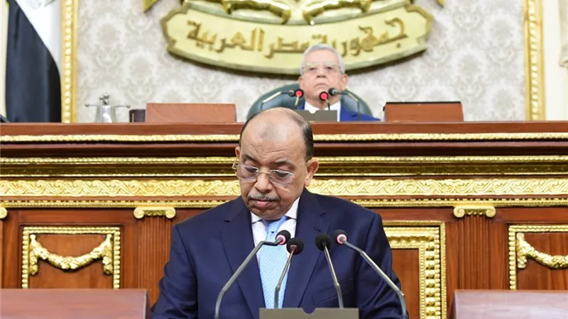وزير التنمية المحلية: أجهزة الأجهزة التنفيذية بالمحافظات تتعامل بحسم مع اي حالة تعدٍ على أراضى الدولة