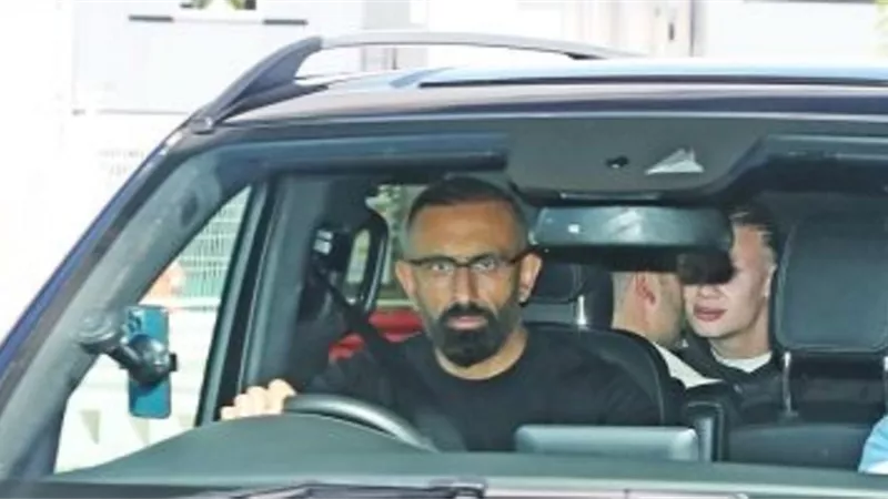 هالاند يصل إنجلترا للانضمام رسمياً إلى نادى مانشستر سيتى