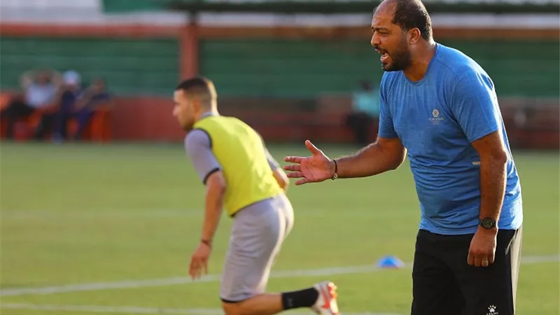 الشعبانى يطالب لاعبى المصرى بمصالحه الجماهير أمام البنك الأهلى