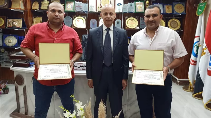 وكيل وزارة الصحة بالشرقية يكرم سائقي المكتب لتميزهم في أداء عملهم