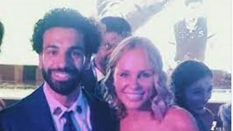 بعد الصورة المتداولة لاسرة محمد صلاح.. شيرين رضا : 