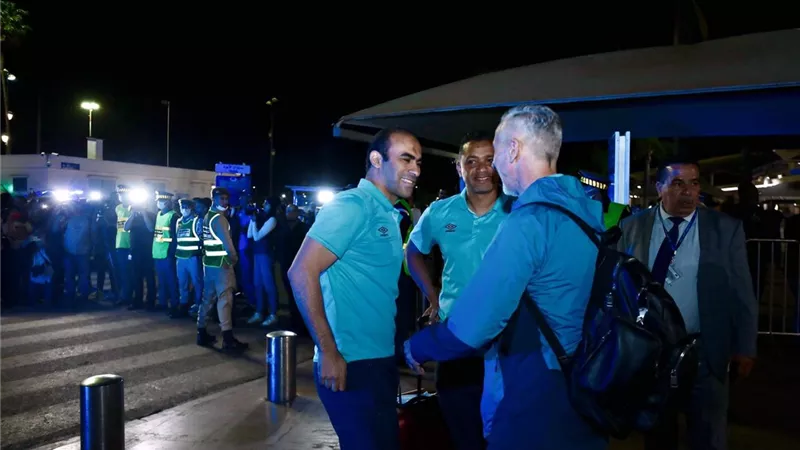 بعثة الأهلي تصل فندق الإقامة بالمغرب استعداداً للنهائى الافريقى