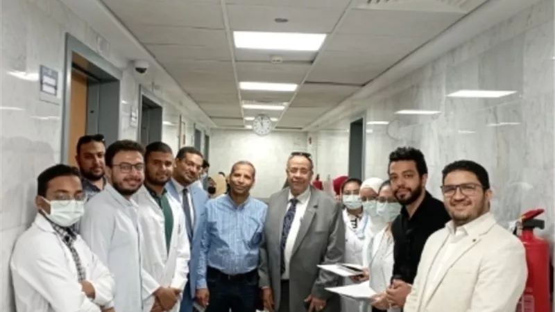 نائب رئيس جامعة الأقصر يتابع الامتحانات الإكلينيكية لطلاب الطب بمستشفى الكرنك الدولي