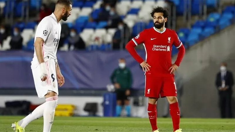 بنزيما يوجه رسالة نارية لمحمد صلاح قبل نهائي دوري الأبطال