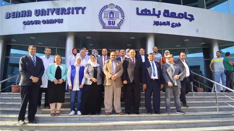 رئيس جامعة بنها يفتتح العيادات الطبية المتخصصة بمقر مدينة العبور