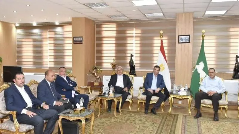 محافظ الشرقية يلتقي رئيس مجلس إدارة البنك الزراعي المصرى