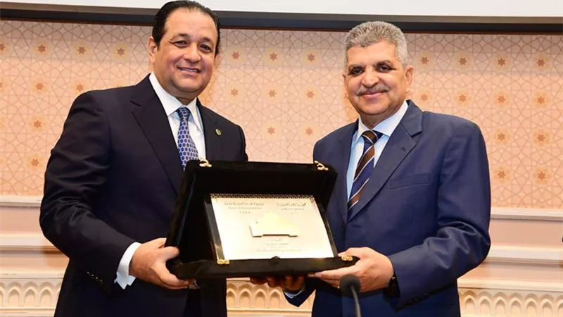 بالصور ...نقل النواب توافق على موازنه هيئة قناة السويس وتهدي الفريق