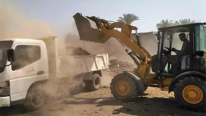 حملات مكثفة للنظافة والتجميل والإنارة بجميع مراكز سوهاج