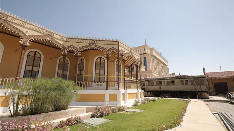 انضمام عربتي قطار سكة حديد من القرن الـ١٩ الي المتحف العالمي لقناة السويس