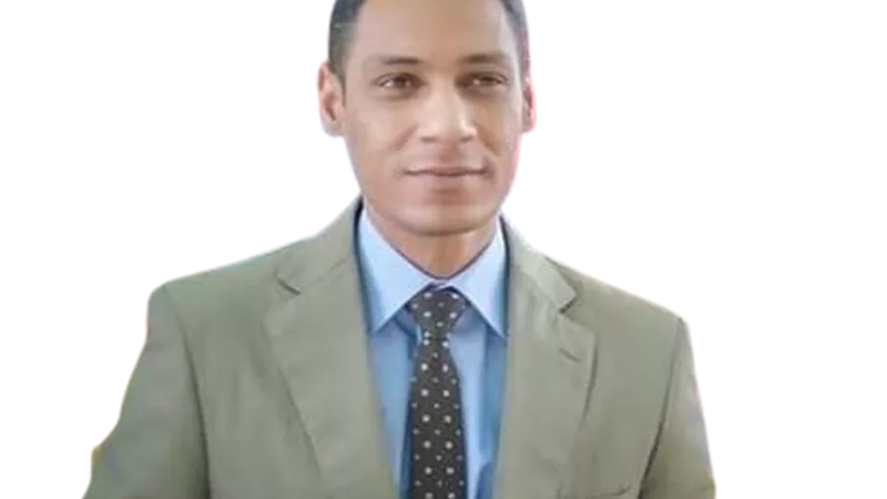 ترقية د.أحمد زكير لدرجة استاذ القانون الجنائى المساعد بجامعة جنوب الوادى