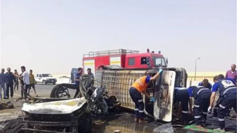 تفحم 7 جثث وإشتعال سيارتين في حادث بطريق الإسماعيلية السويس ..صور