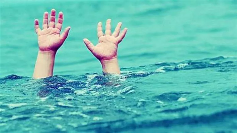 انتشال جثة طالب بمعهد المساحة غرق فى مياه نهر النيل باسيوط