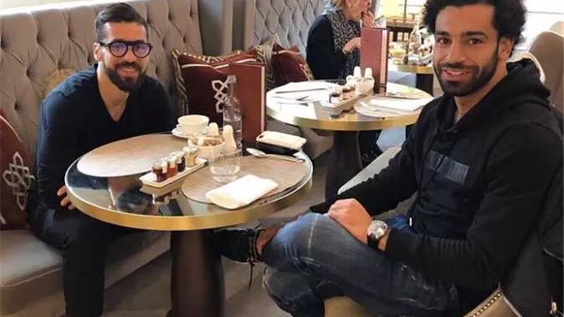 عبد الله السعيد فى باريس لحضور نهائى دورى أبطال أوروبا غدا