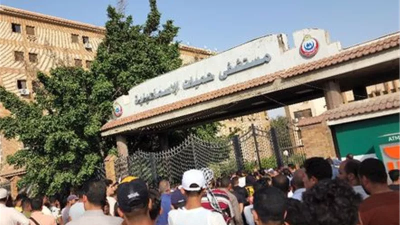 الآلاف يشيعون ضحايا تفحم سيارتين بطريق الإسماعيلية السويس ..صور