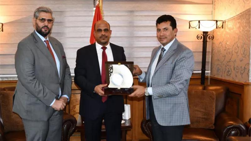 وزير الرياضة يبحث مع نظيرة الليبي تعزيز التعاون المشترك
