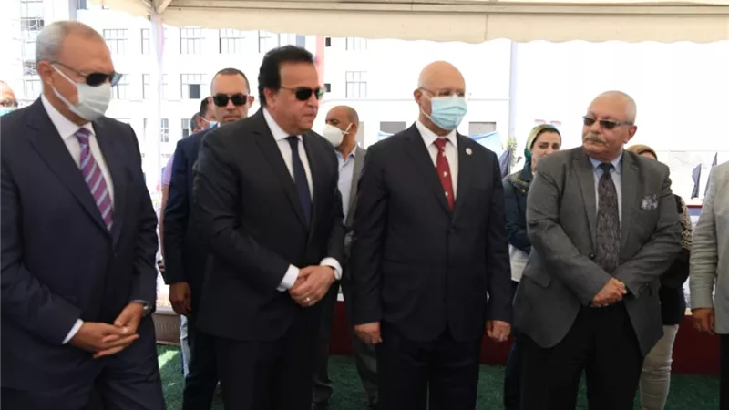وزير التعليم العالي ومحافظ القليوبية يتفقدون منشآت وتجهيزات جامعة بنها الأهلية