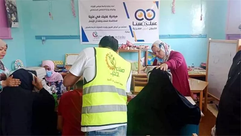 الكشف الطبي على 863 مواطناً بسوهاج وصرف العلاج بالمجان