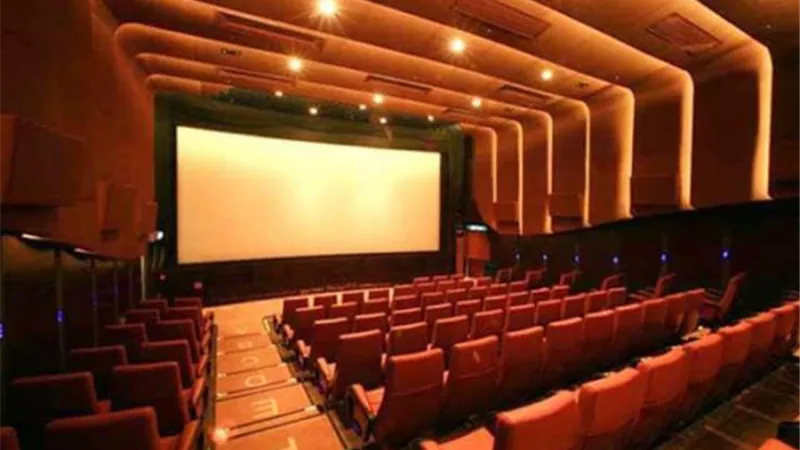 بالأرقام تعرف على ايرادات أفلام الصيف.. حلمى الأول وعنبكوت السقا المركز الثانى وعلى الزومبى الاخير