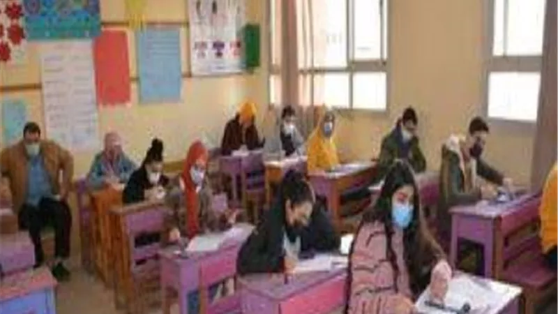 28100 طالباً يؤدون امتحانات الدبلومات الفنية بالإسكندرية