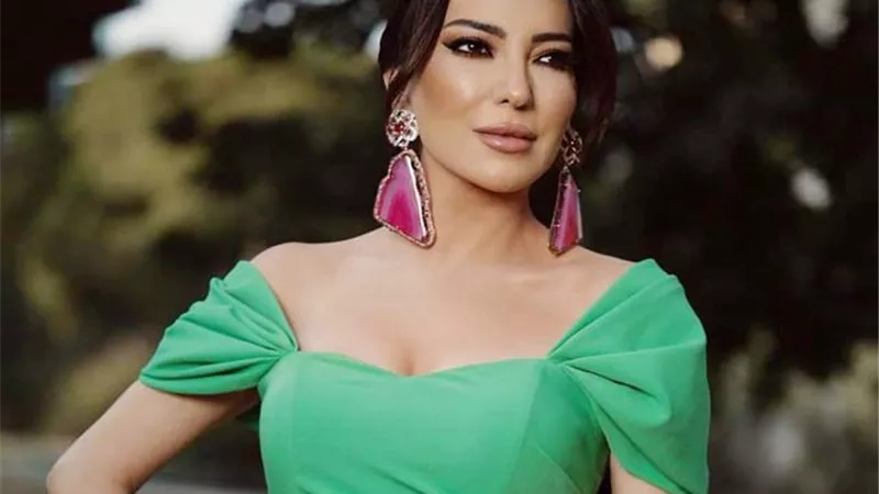 دنيا عبدالعزيز عروسة للمرة الثالثة.. و إطلالات صيفية مبهجة للفنانات