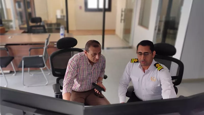 رئيس هيئة مواني البحر الأحمر يتفقد الوحدات البحرية العاملة بميناء السخنة