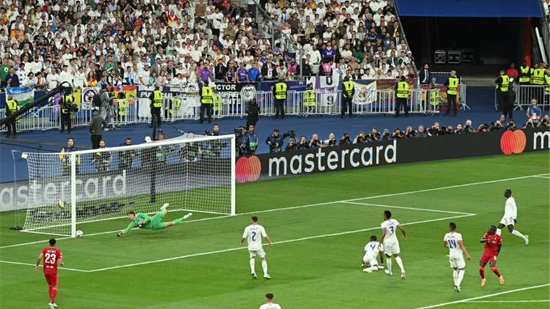 ريال مدريد يتوج بدورى أبطال أوروبا للمرة الـ 14 فى تاريخه على حساب ليفربول