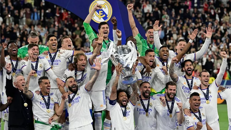 نهائى اوروبا .. لاعبو ريال مدريد يحتفلون بلقب أبطال اوروبا للمرة 14 فى تاريخه .. بالصور