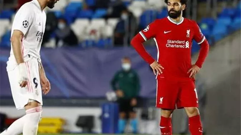 اسطورة الارسنال وبرشلونة يهاجم محمد صلاح