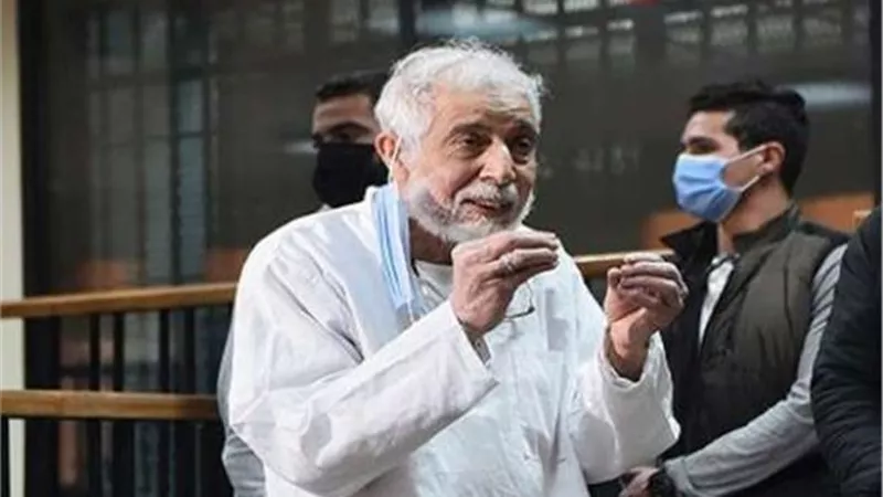 المشدد 15 سنة لمحمود عزت و أبو الفتوح و 6 آخرين للإضرار بالمصالح القومية للبلاد