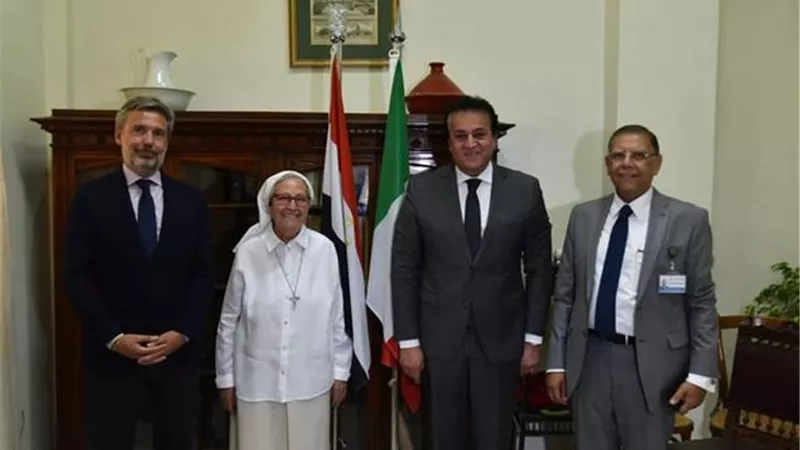 القائم بأعمال وزير الصحة يتفقد المستشفى الإيطالي بمنطقة العباسية