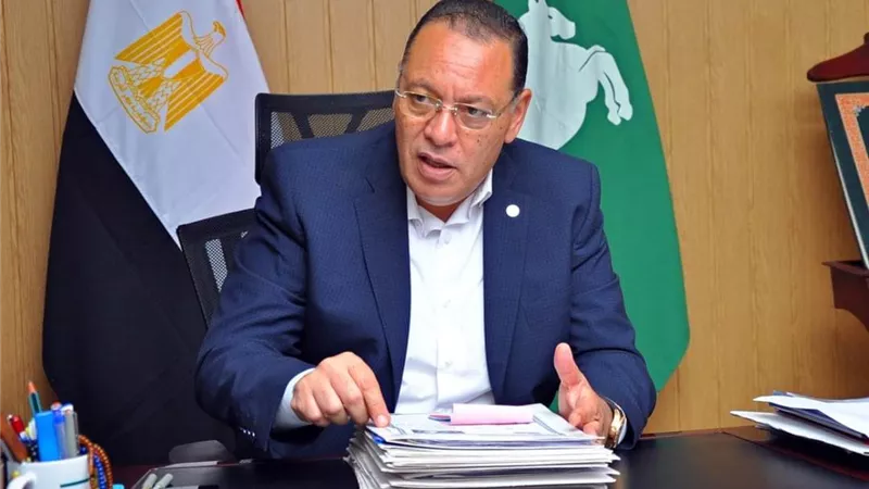 محافظ الشرقية يقرر مجازاة مدير إدارة الصحة بالإبراهيمية و٢٤ من العاملين بطب الأسرة