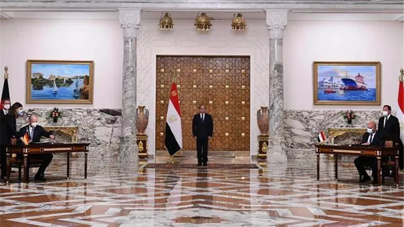 سفير ألمانيا بالقاهرة يعلن: نتعاون مع مصر ببناء سكك حديد باستثمار 12 مليار يورو