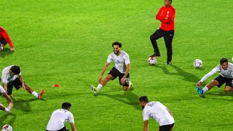 جهاز المنتخب يعلن عن موعد انضمام محمد صلاح لمعسكر الفراعنة القادم