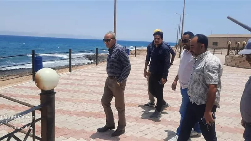 سكرتير عام مساعد البحر الأحمر يتفقد نسب تنفيذ مشروعات الخطة الاستثمارية برأس غارب