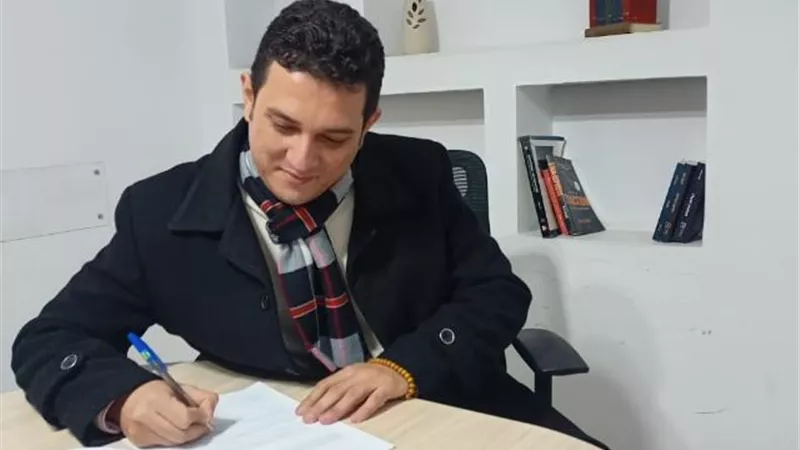 أحمد مجدي يكتب - على حافه الجنون