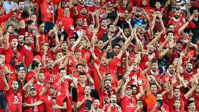 الخطيب يطلب تدخل السفارة المصرية لحل أزمة الجماهير .. تعرف على التفاصيل