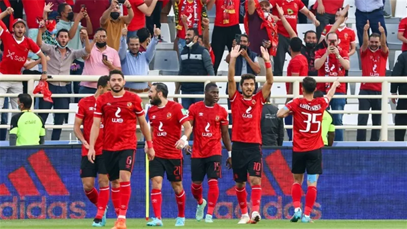 سفير مصر بالمغرب يفجر مفاجأة بشأن تذاكر الأهلى