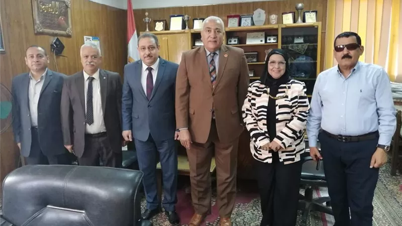 رئيس جامعة السادات في زيارة لجامعة الزقازيق لبحث سبل التعاون العلمى المشترك