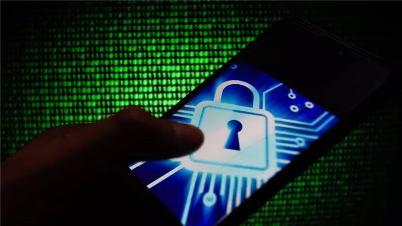 خبير أمن معلوماتي يوضح طرق سرقة الحسابات البنكية من خلال الموبايل