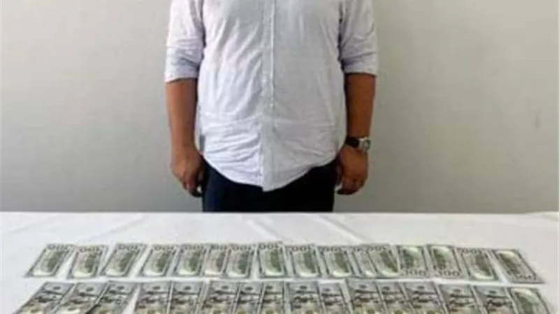القبض على شخص بتهمة الاتجار في النقد الأجنبي بالموسكى