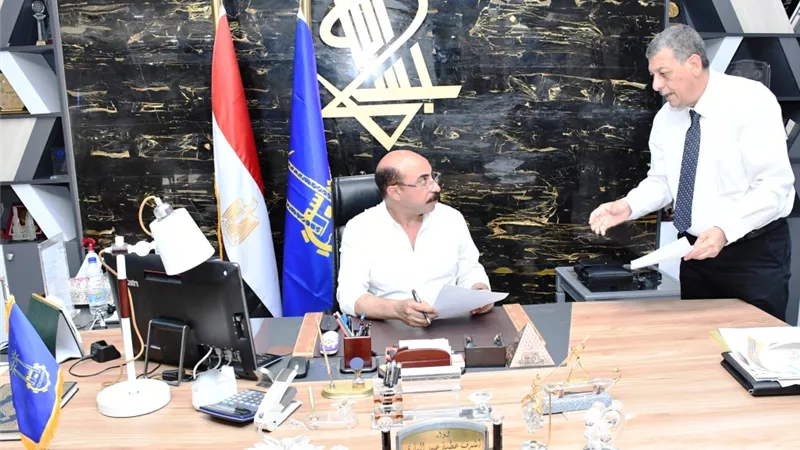 إستثناء المتقدمين لرياض الأطفال و الإبتدائية ممن لهم أشقاء والعاملين باالتعليم من شرط التوزيع الجغرافى بأسوان