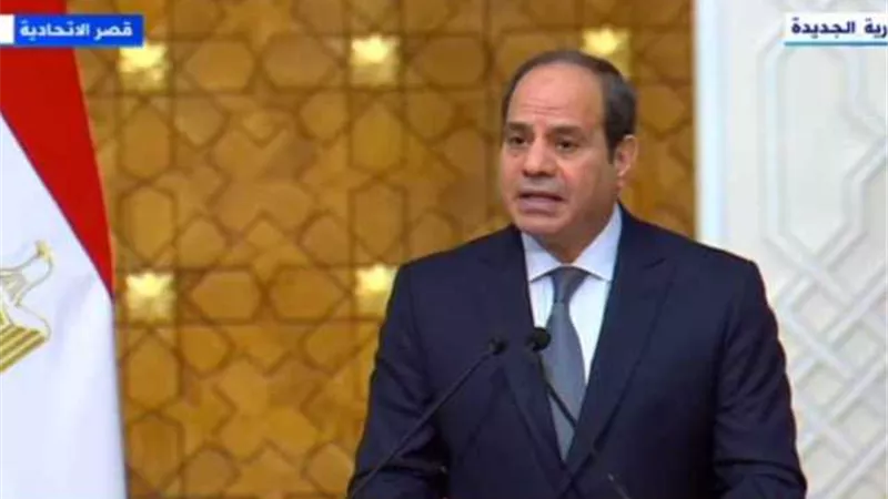 السيسى يرحب باستئناف بولندا رحلات الطيران إلى مصر