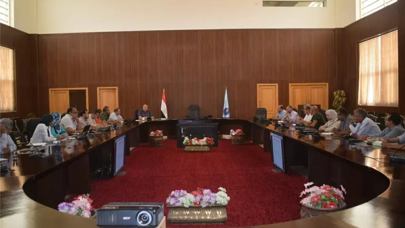 سكرتير البحر الأحمر يستعرض الموقف التنفيذي لمنظومة المتغيرات المكانية