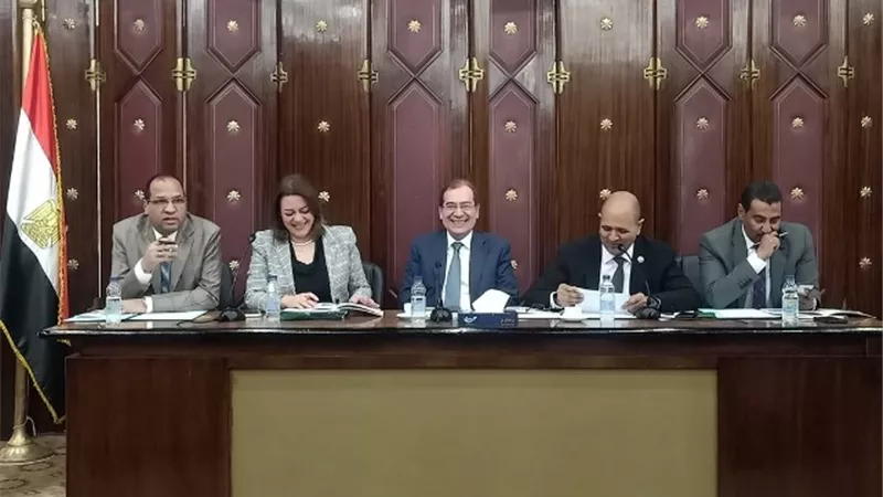 الملا: ١٠٨ اتفاقيات بترولية مع شركات عالمية ومحلية