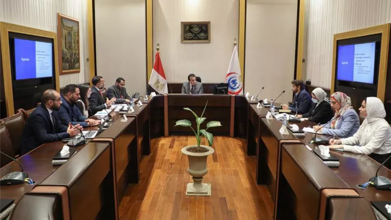 عبدالغفار يؤكد أهمية زيادة الاستثمار في مجال البحث العلمي والأبحاث الإكلينيكة